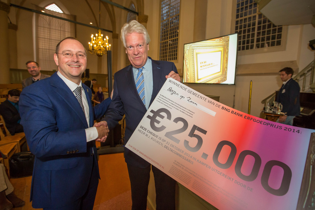 Foto Richard Tennekes: Gemeente Bergen op Zoom winnaar BNG Bank Erfgoedprijs 2014. wethouder + Deltacommissaris Wim Kuijken